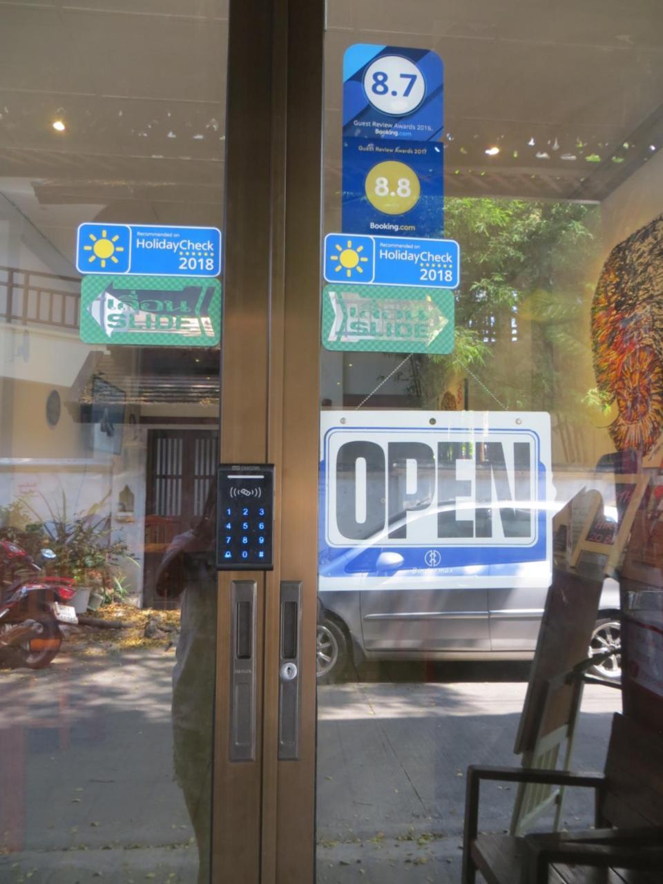 La Maison Verte Hostel Chiang Mai Luaran gambar