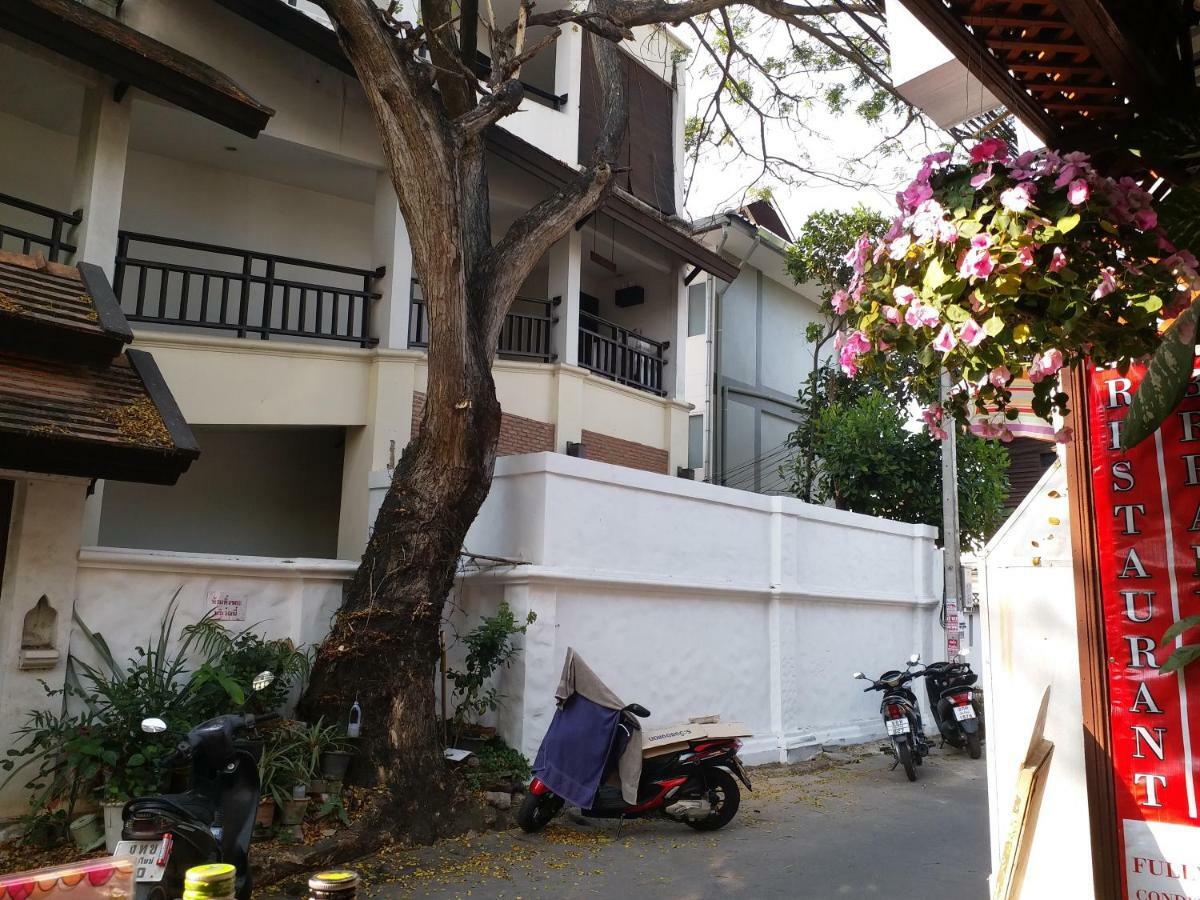 La Maison Verte Hostel Chiang Mai Luaran gambar